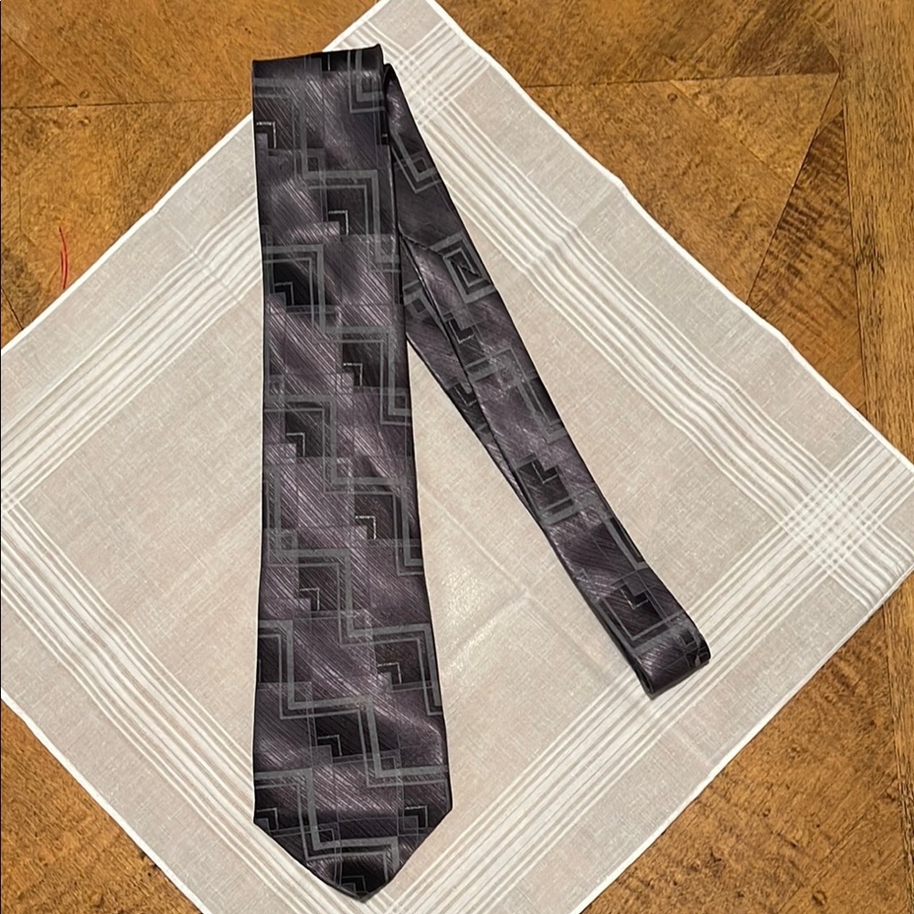 Geometric Patterned Tie in Black and Gray